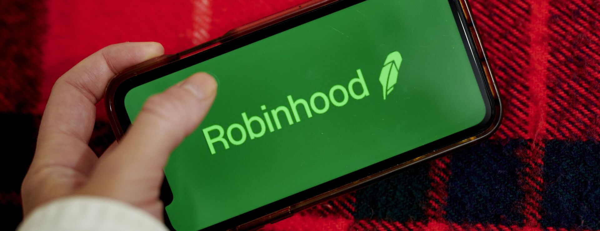 Block, Robinhood, Coinbase Lawyers Among Fintech’s Highest Paid (1)